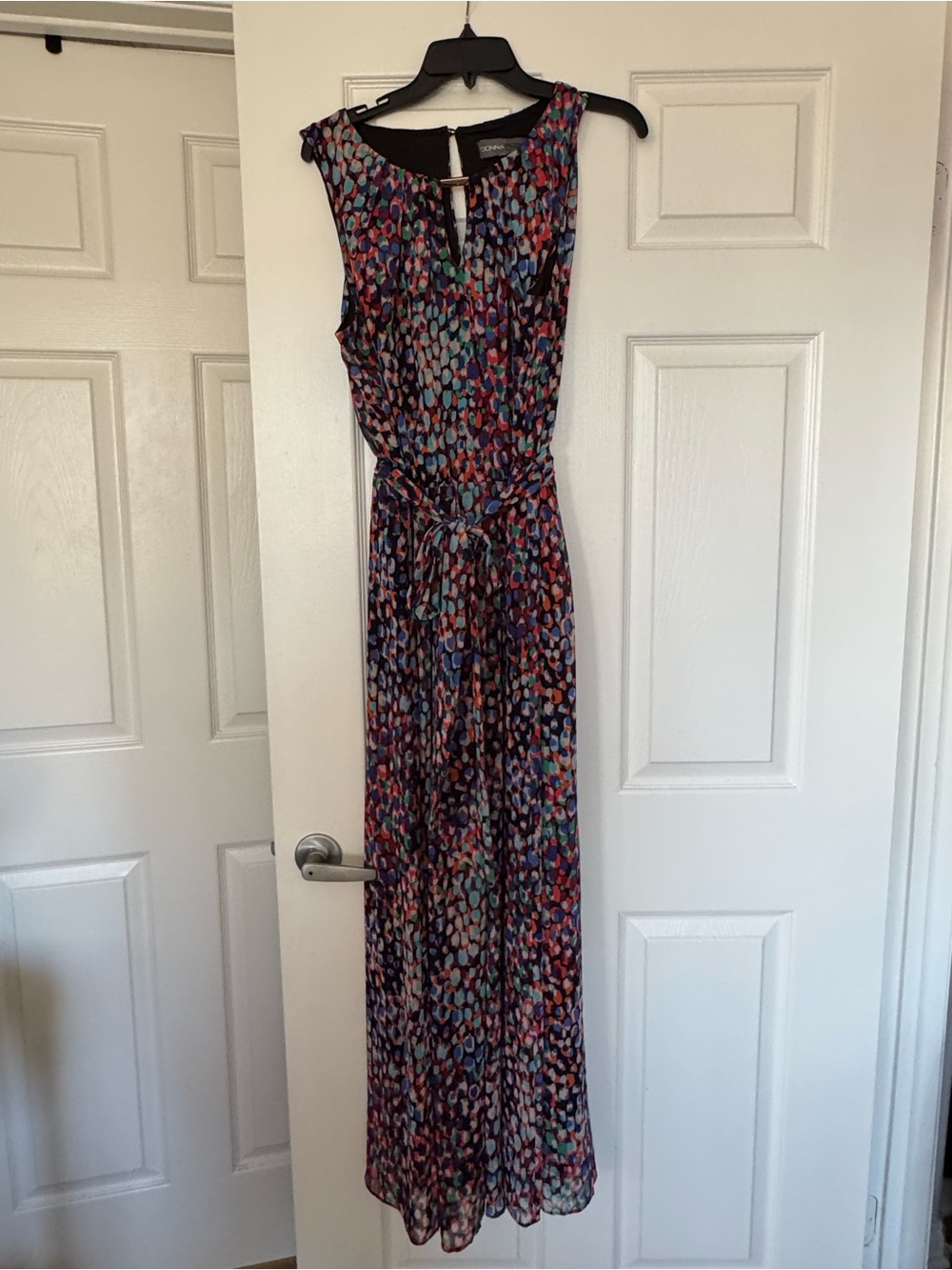 Sleeveless Multicolor Maxi Dress with Tie Waist